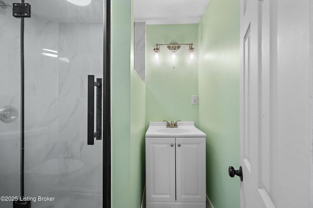 15520 Dixie Hwy, Louisville, KY 40272