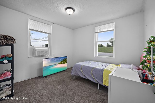 15520 Dixie Hwy, Louisville, KY 40272