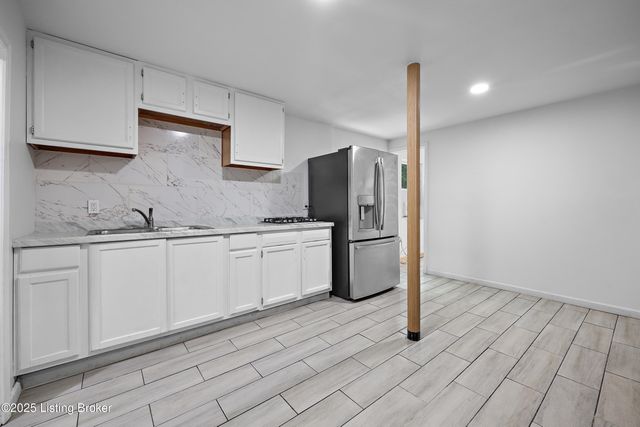 15520 Dixie Hwy, Louisville, KY 40272