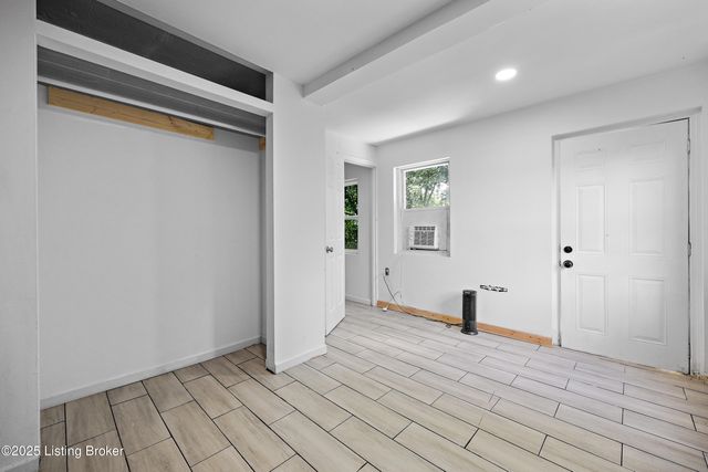 15520 Dixie Hwy, Louisville, KY 40272