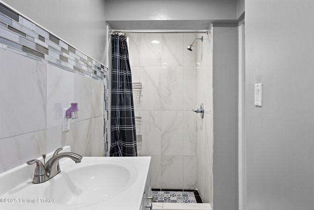 15520 Dixie Hwy, Louisville, KY 40272