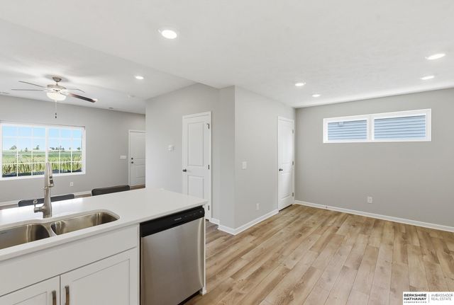 2219 N Aaron Way, Fremont, NE 68025