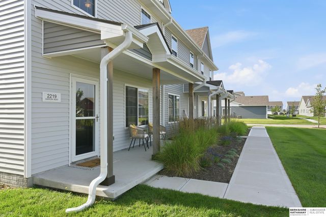 2219 N Aaron Way, Fremont, NE 68025