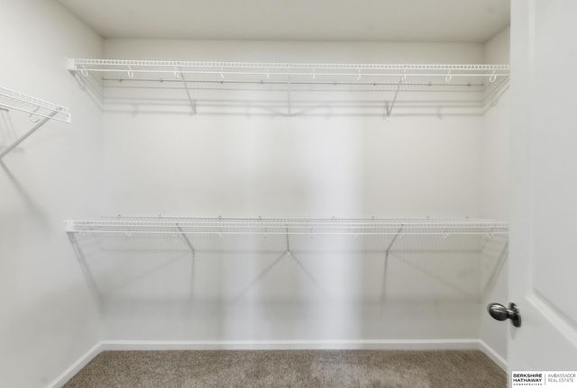 2219 N Aaron Way, Fremont, NE 68025