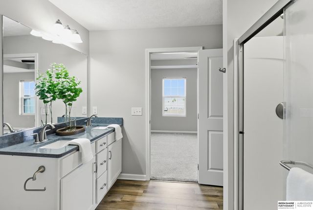 2219 N Aaron Way, Fremont, NE 68025