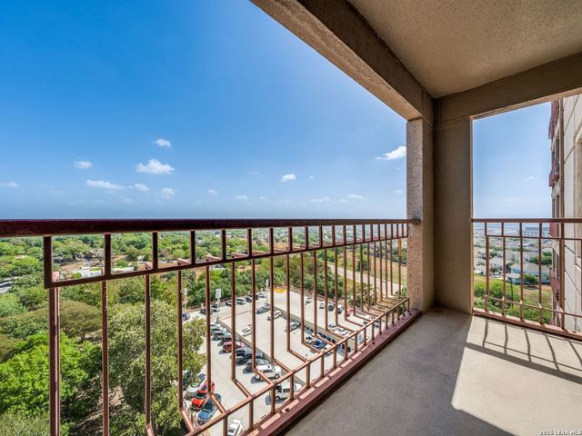 1 Towers Park Ln Apt 1004, San Antonio, TX 78209