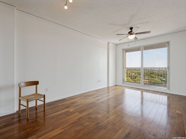 1 Towers Park Ln Apt 1004, San Antonio, TX 78209