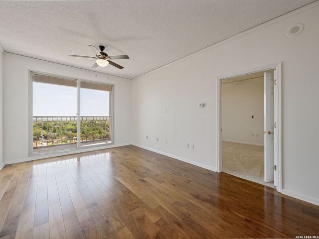 1 Towers Park Ln Apt 1004, San Antonio, TX 78209