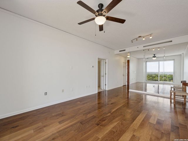 1 Towers Park Ln Apt 1004, San Antonio, TX 78209