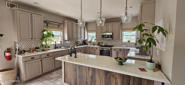 1573 Country Club Lane, Toms River, NJ 08753