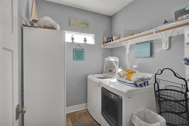955 Driftwood Drive, Crystal Beach, TX 77650