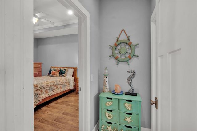 955 Driftwood Drive, Crystal Beach, TX 77650