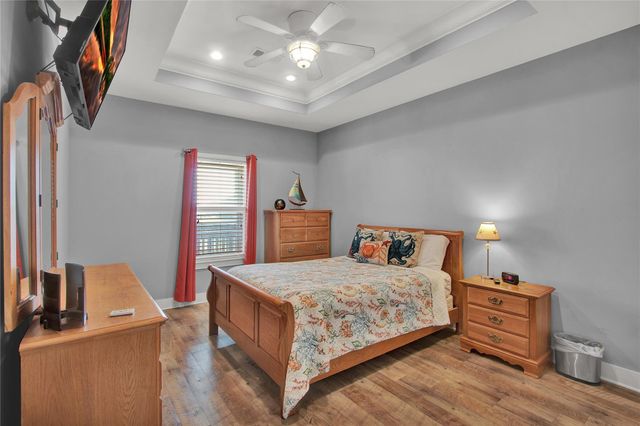 955 Driftwood Drive, Crystal Beach, TX 77650
