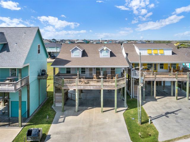 955 Driftwood Drive, Crystal Beach, TX 77650