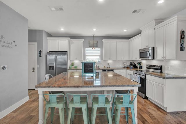955 Driftwood Drive, Crystal Beach, TX 77650