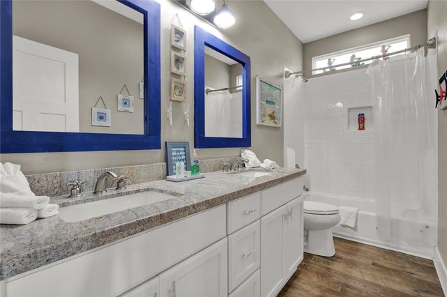 955 Driftwood Drive, Crystal Beach, TX 77650