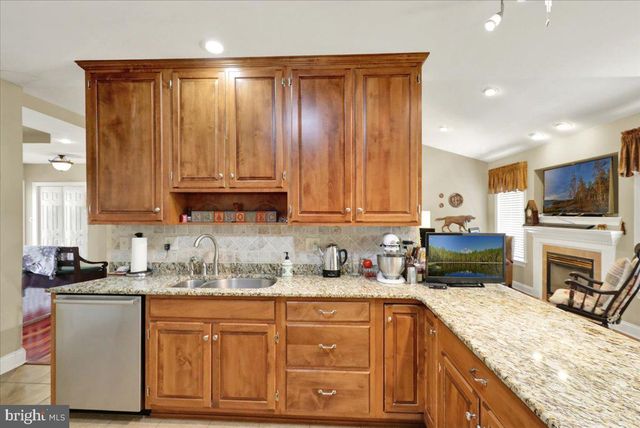 111 DAY LILY DR, Sinking Spring, PA 19608