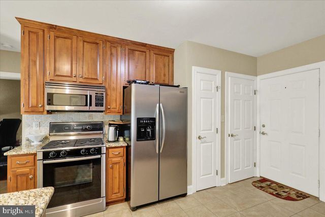 111 DAY LILY DR, Sinking Spring, PA 19608