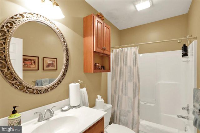 111 DAY LILY DR, Sinking Spring, PA 19608