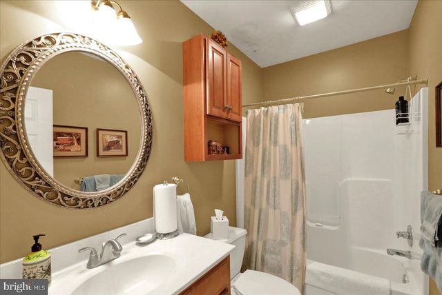 111 DAY LILY DR, Sinking Spring, PA 19608