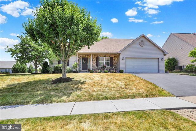 111 DAY LILY DR, Sinking Spring, PA 19608