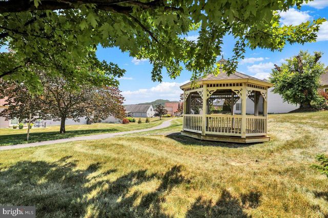 111 DAY LILY DR, Sinking Spring, PA 19608