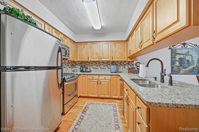 2819 Monte Vista, Brighton, MI 48114