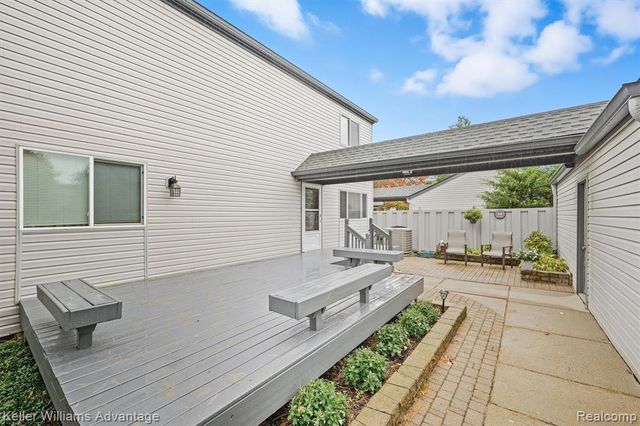 2819 Monte Vista, Brighton, MI 48114