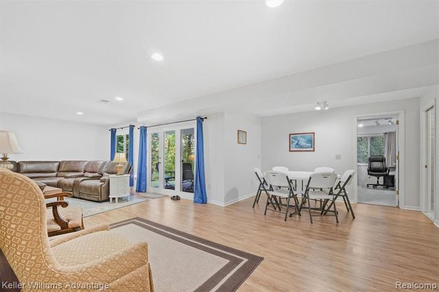 2819 Monte Vista, Brighton, MI 48114