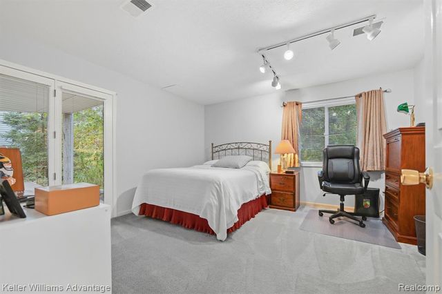 2819 Monte Vista, Brighton, MI 48114