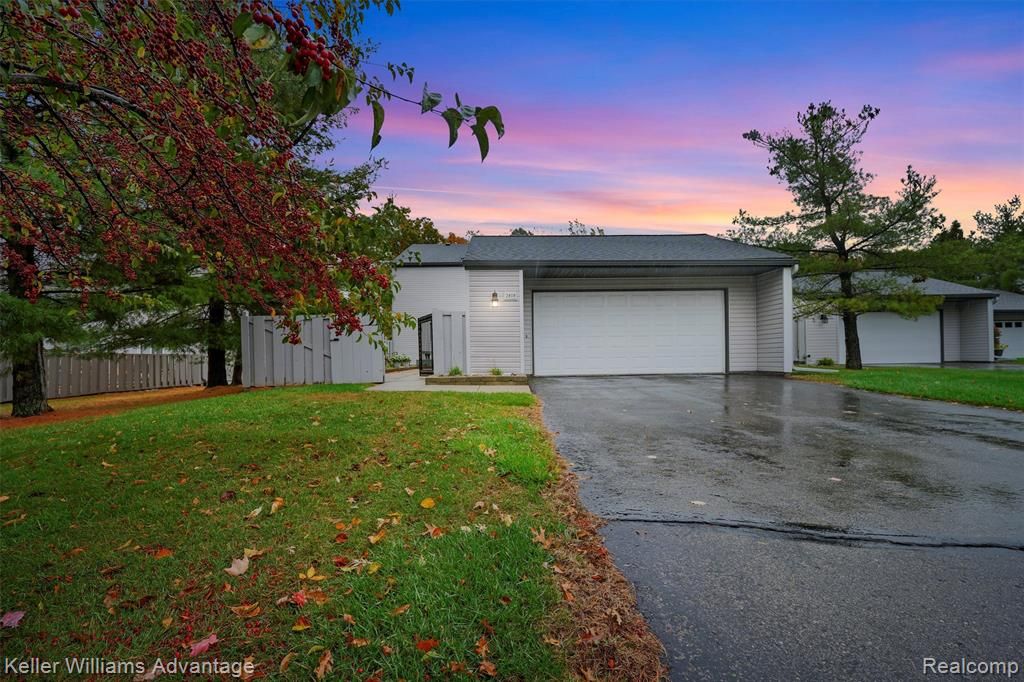 2819 Monte Vista, Brighton, MI 48114