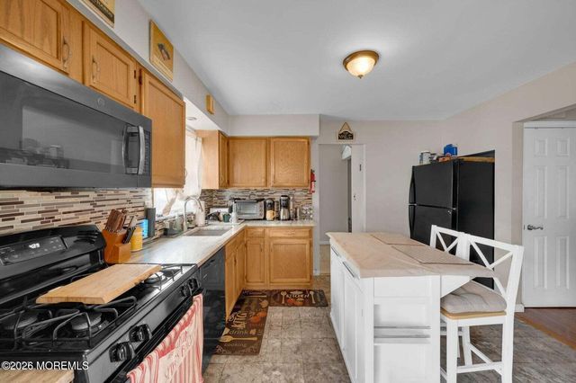 40 Wood Street, Keansburg, NJ 07734