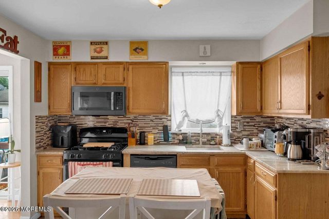 40 Wood Street, Keansburg, NJ 07734
