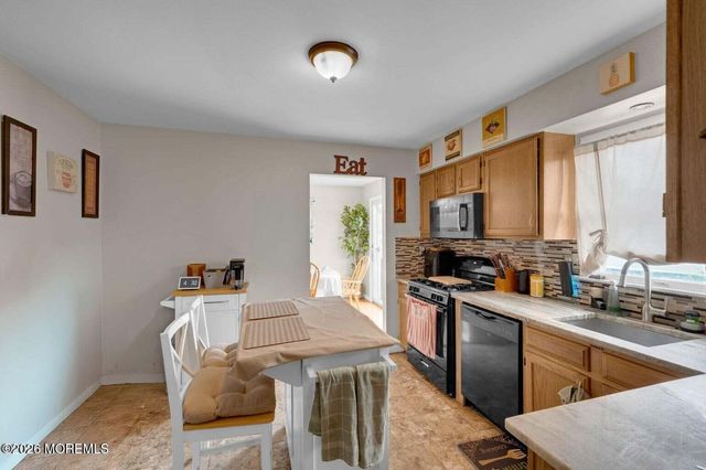 40 Wood Street, Keansburg, NJ 07734