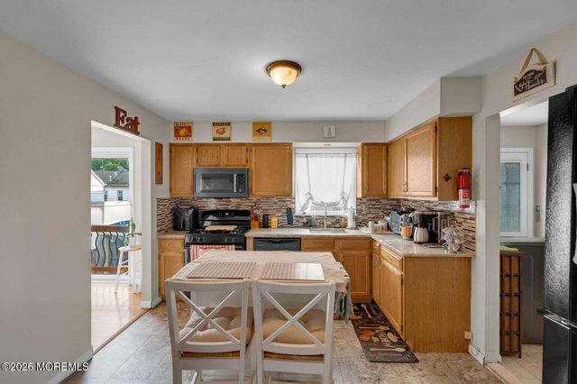 40 Wood Street, Keansburg, NJ 07734