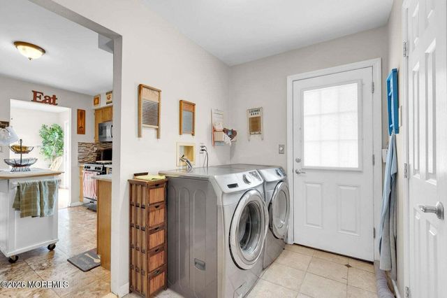 40 Wood Street, Keansburg, NJ 07734