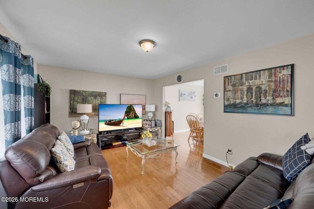 40 Wood Street, Keansburg, NJ 07734