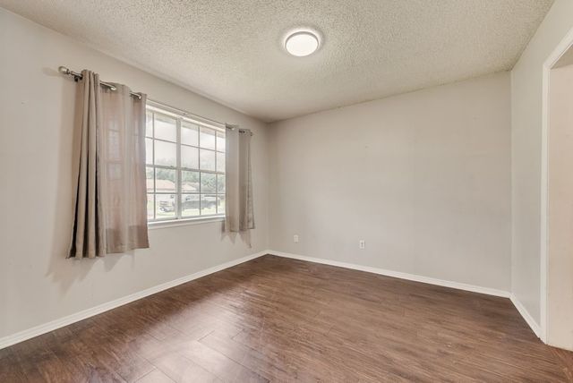 1621 Lee Street, Kaufman, TX 75142