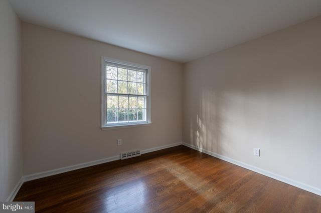 2 GRAHAM CT, Newark, DE 19711