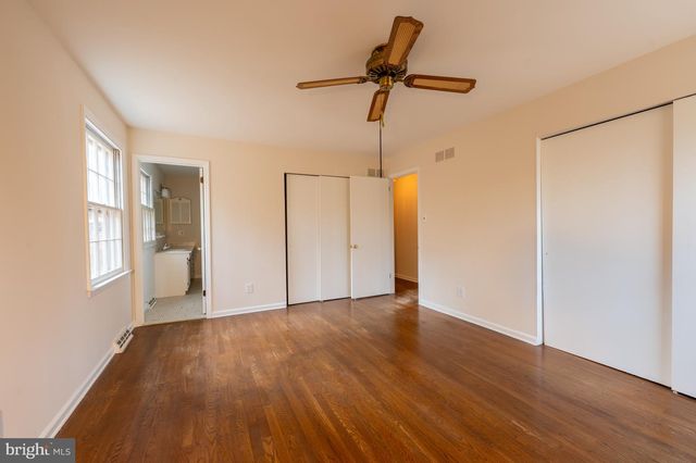 2 GRAHAM CT, Newark, DE 19711