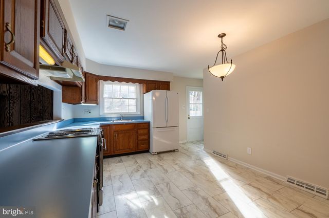 2 GRAHAM CT, Newark, DE 19711