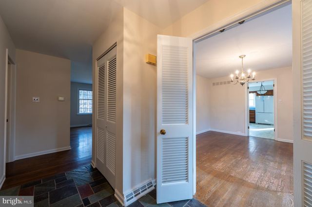 2 GRAHAM CT, Newark, DE 19711