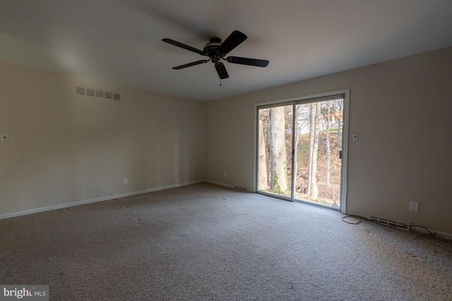 2 GRAHAM CT, Newark, DE 19711