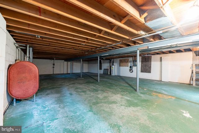 2 GRAHAM CT, Newark, DE 19711