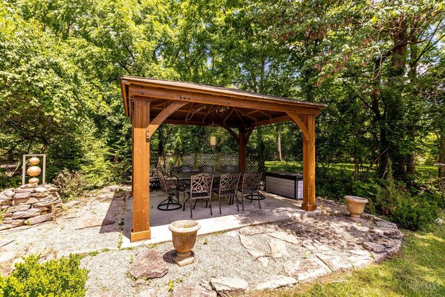 1001 Cedar Drive, Oxford, OH 45056