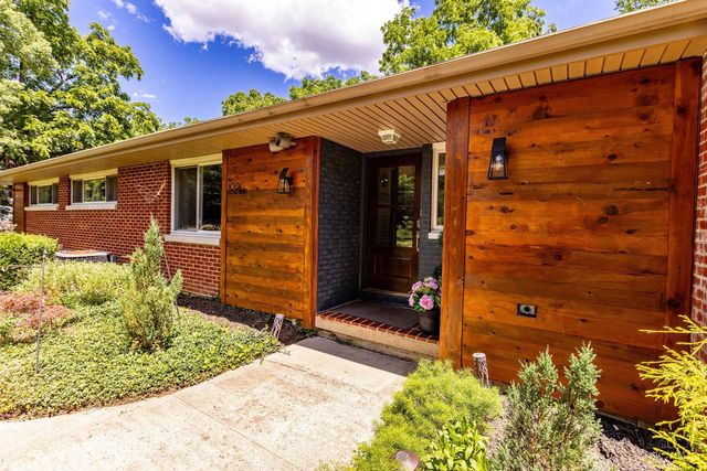 1001 Cedar Drive, Oxford, OH 45056