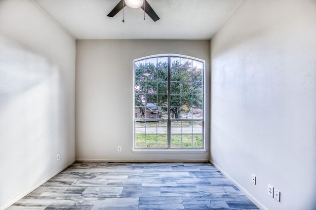 503 Hickory Hollow Lane, Brenham, TX 77833