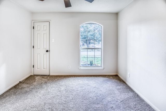 503 Hickory Hollow Lane, Brenham, TX 77833