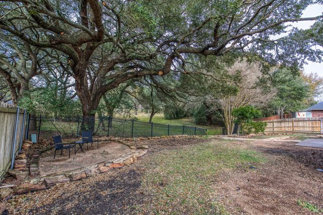 503 Hickory Hollow Lane, Brenham, TX 77833