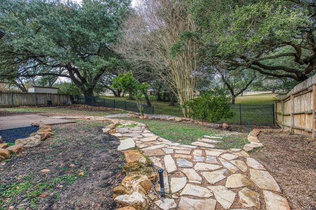 503 Hickory Hollow Lane, Brenham, TX 77833